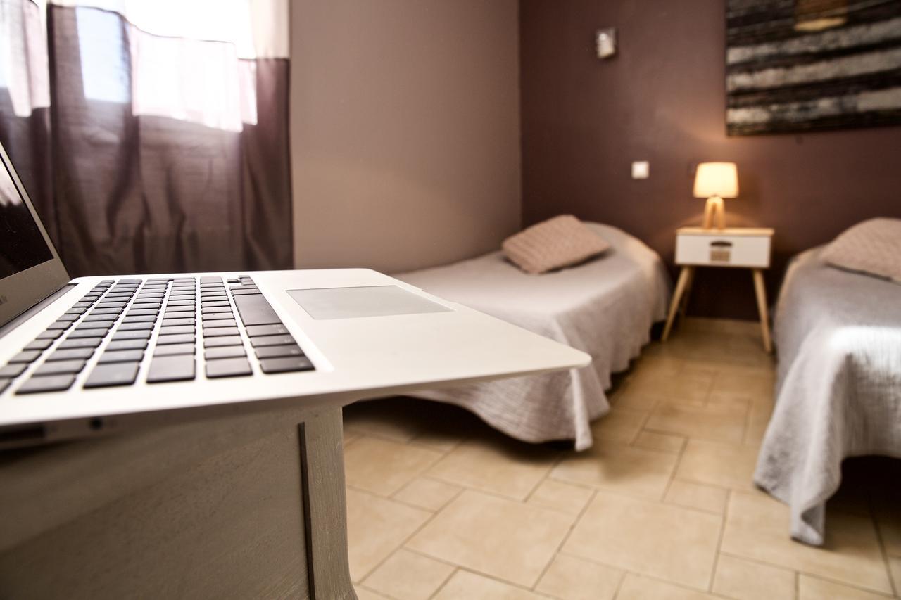 Le Bernon Hotel Connaux Buitenkant foto