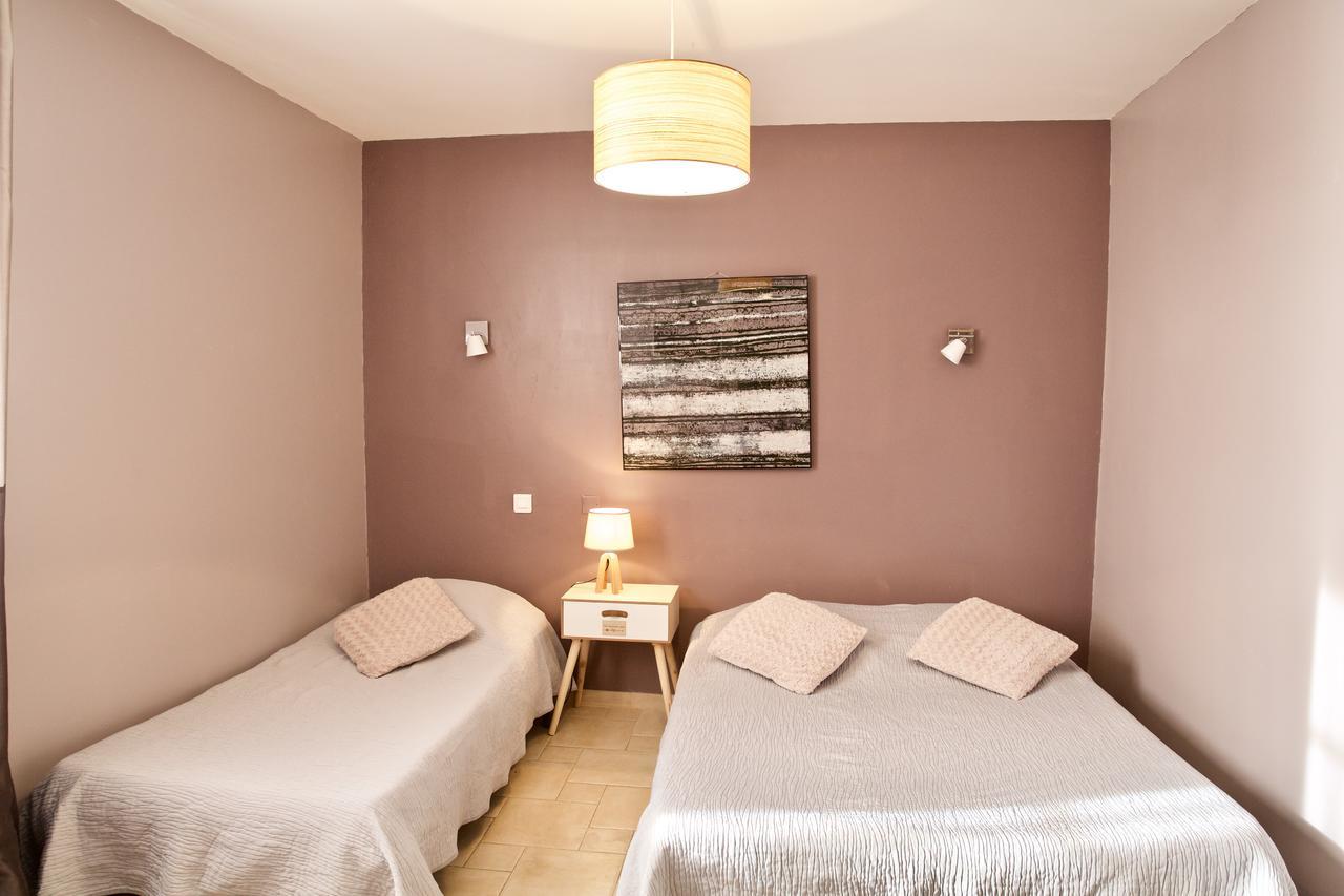 Le Bernon Hotel Connaux Buitenkant foto