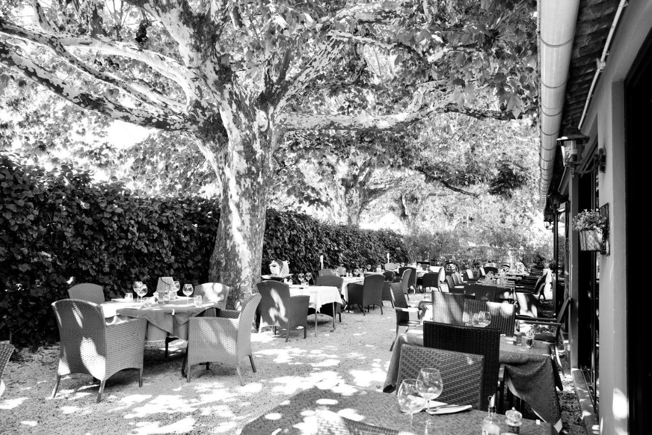 Le Bernon Hotel Connaux Buitenkant foto