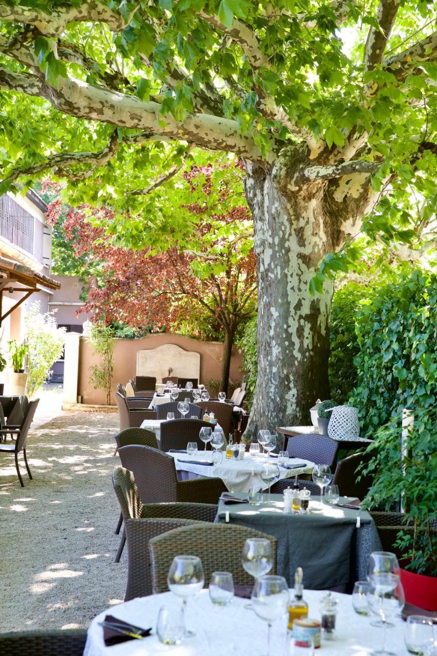 Le Bernon Hotel Connaux Buitenkant foto